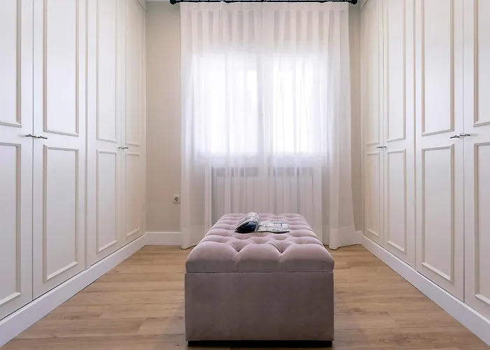 Genteel Paseo De La Victoria