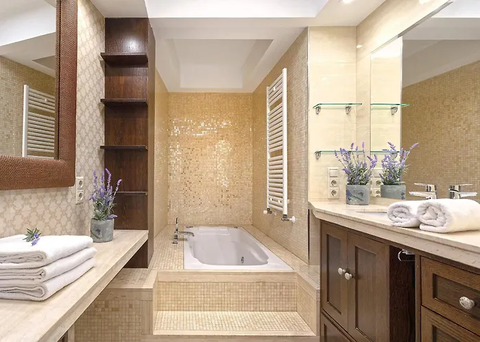 Genteel Paseo De La Victoria *