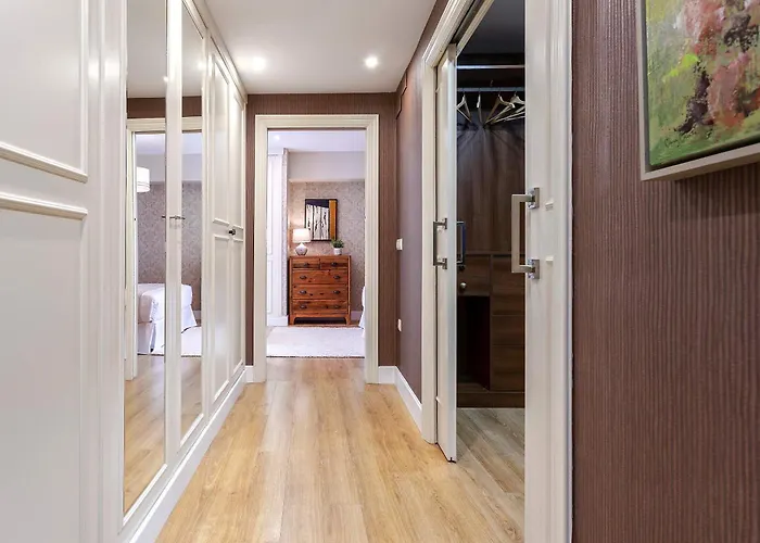 Genteel Paseo De La Victoria